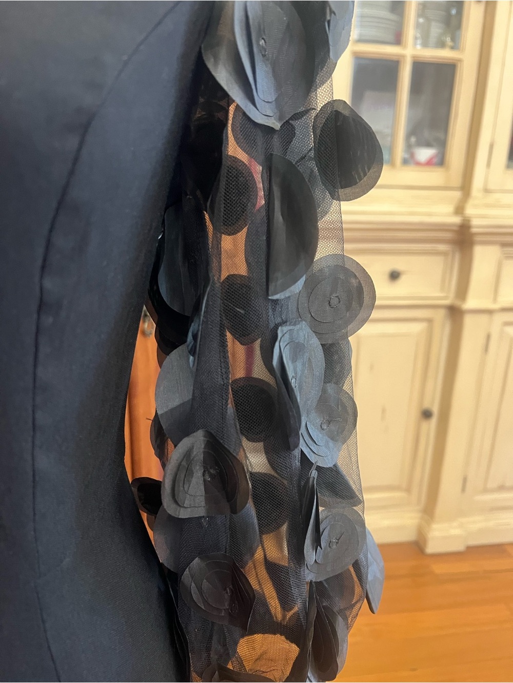 Elegant Black Midi Dress with Sheer Appliqué Sleeves - Picture 4 of 7